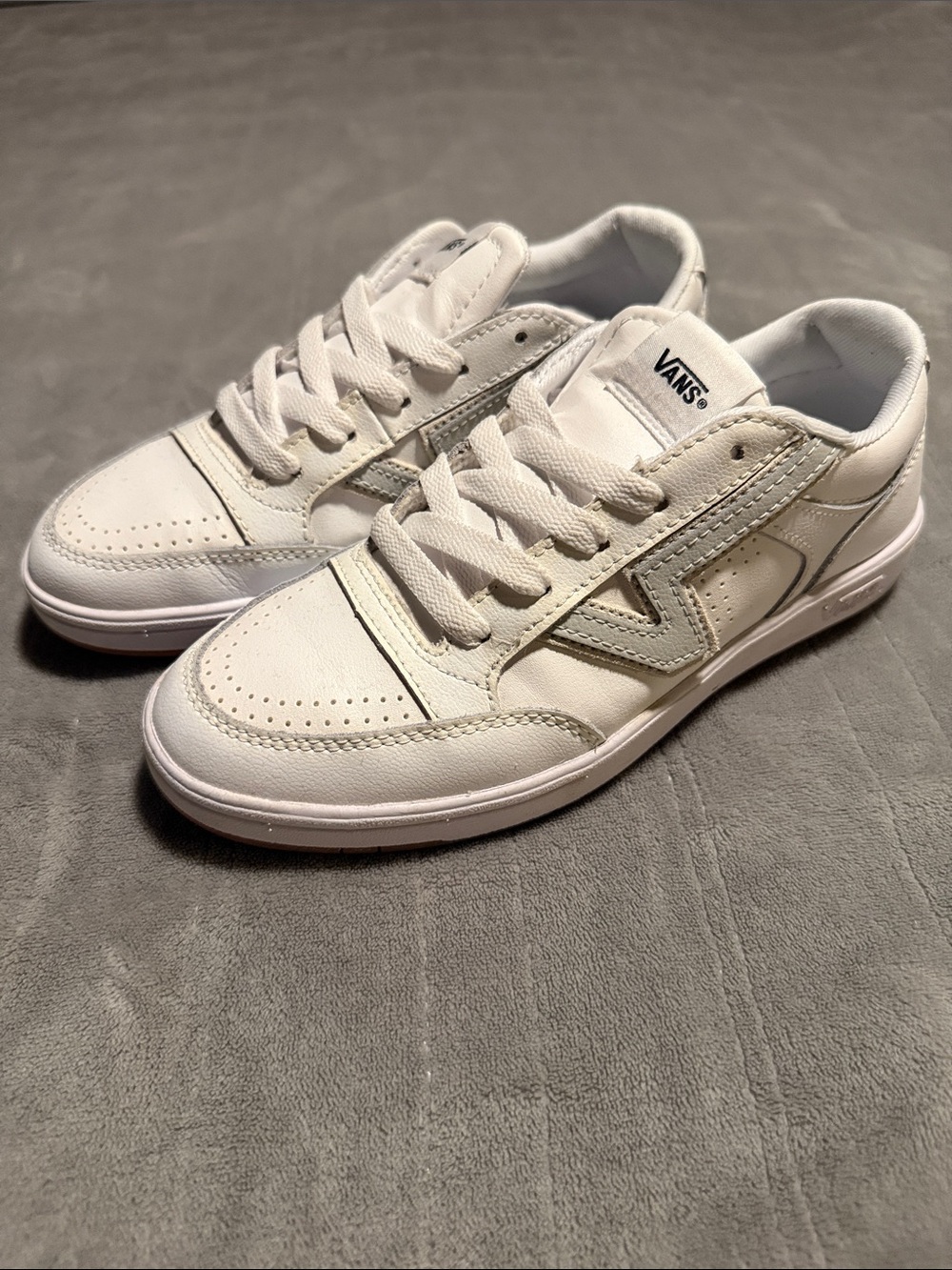 Women’s Vans Lowland with Comfy Cush sole - size 7.0 - worn once